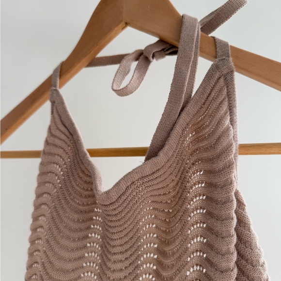 PrettyLittleThing Wave Knit Mini Dress - Picture 4 of 9